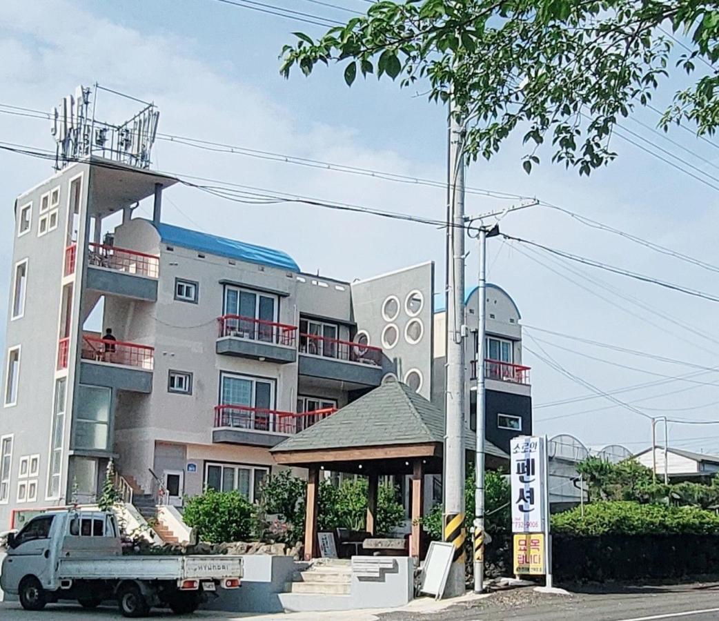 Jeju Soroan Pension Seogwipo Exterior photo